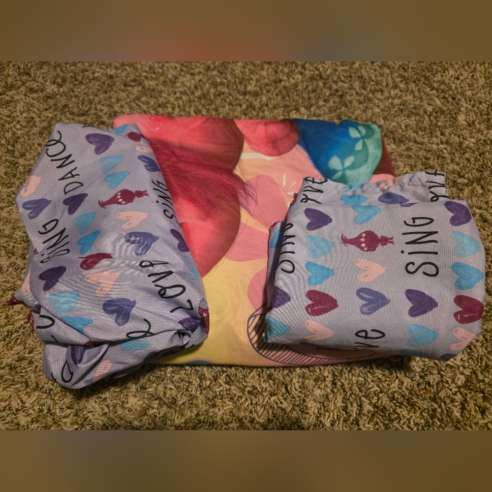 Trolls Toddler Bedding Set - 3 Piece - Picture 2 of 6